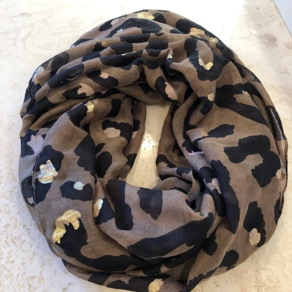 Cheetah Scarf Tan Black Gold - Picture 2 of 4